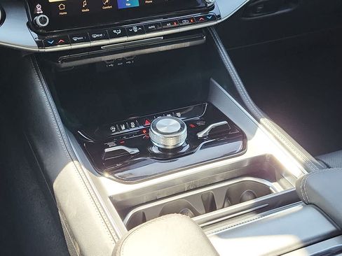 New 2026 Jeep Grand Wagoneer Limited AWD/4WD image 25