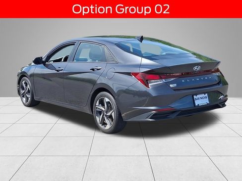 Used 2023 Hyundai Elantra SEL w/ Convenience Package FWD image 6