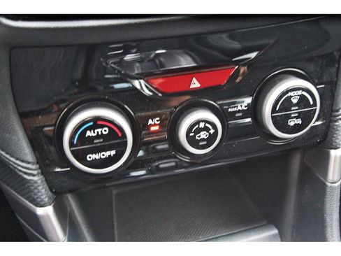Used 2020 Subaru Forester Premium AWD/4WD image 27