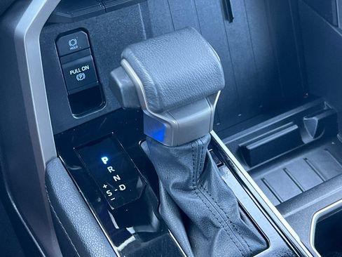 Certified 2025 Toyota Tundra Limited AWD/4WD image 32