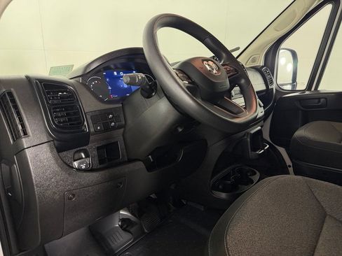 Used 2025 RAM ProMaster 2500 w/ U-Haul Equipment Group FWD image 13