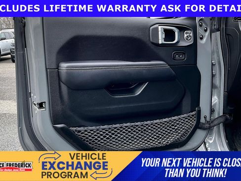 Used 2023 Jeep Wrangler Sahara w/ Cold Weather Group AWD/4WD image 17