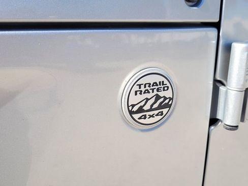 Certified 2022 Jeep Wrangler Unlimited Sahara image 12