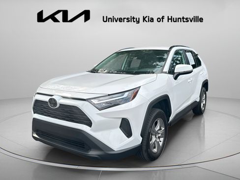 Used 2025 Toyota RAV4 XLE FWD image 4