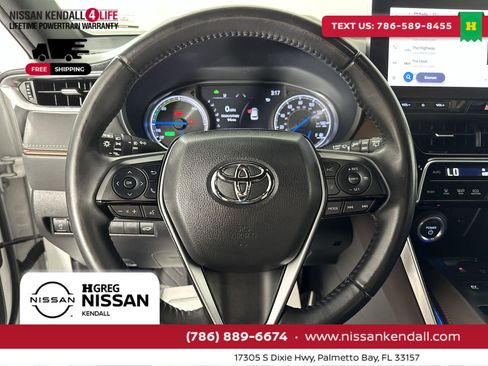 Used 2023 Toyota Venza Limited image 18