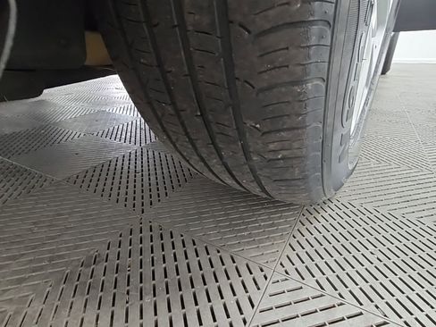 Used 2016 Jeep Cherokee Sport image 39