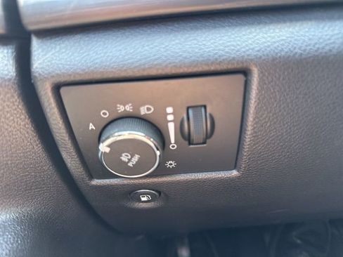 Used 2021 Jeep Grand Cherokee Laredo AWD/4WD image 43