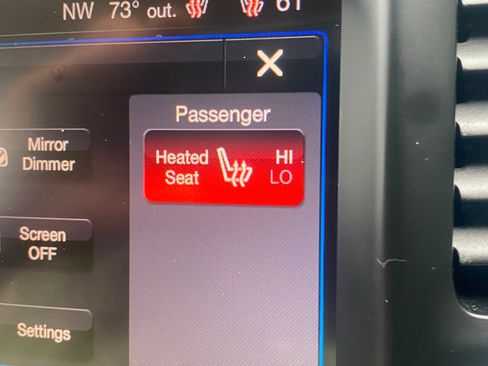 Used 2016 Chrysler 300 Limited RWD image 34