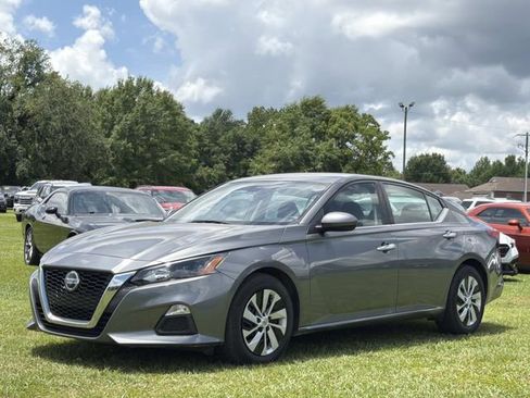 Used 2022 Nissan Altima 2.5 S FWD image 13