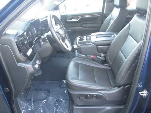 Used 2023 GMC Sierra 1500 SLT image 12