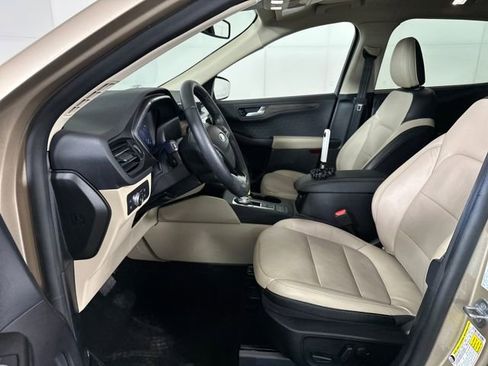 Used 2020 Ford Escape Titanium image 11