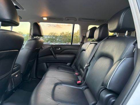 Used 2021 INFINITI QX80 Premium Select w/ All-Season Package AWD/4WD image 11