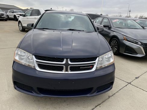 Used 2013 Dodge Avenger SE image 2