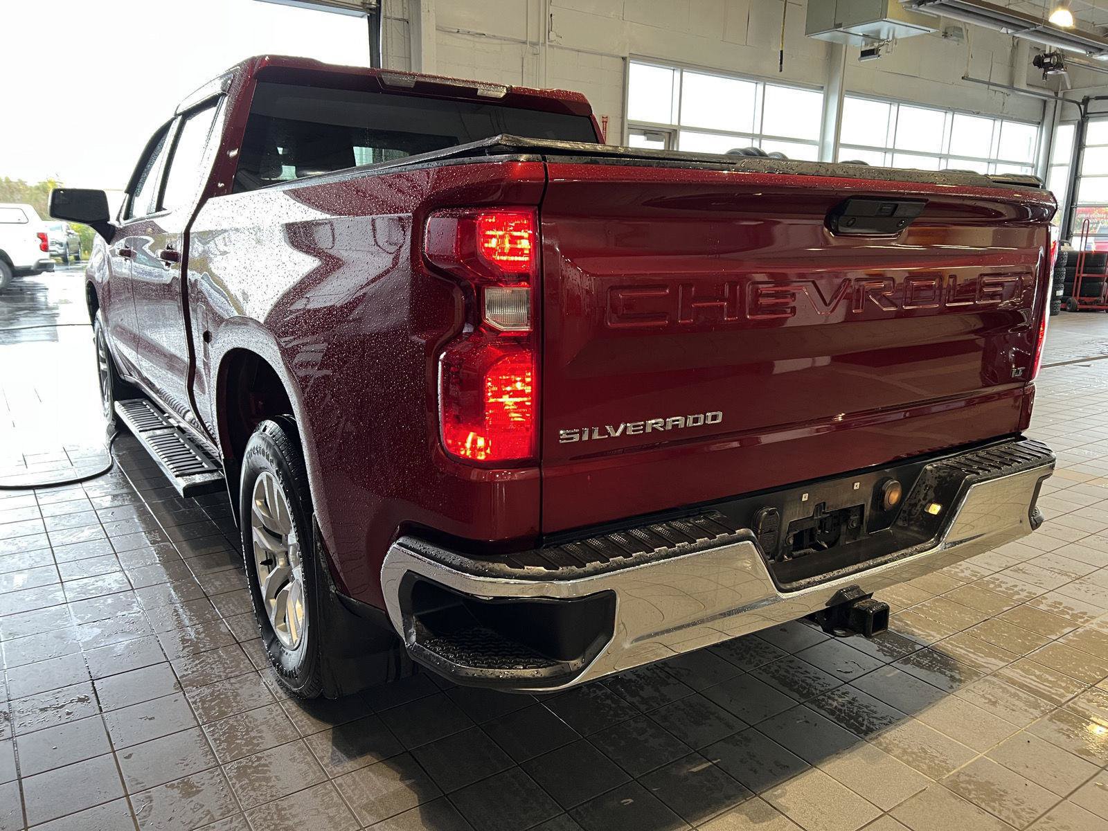 Used 2021 Chevrolet Silverado 1500 LT AWD/4WD image 8