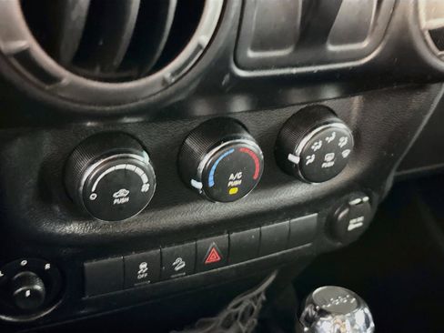 Used 2012 Jeep Wrangler Sport AWD/4WD image 21