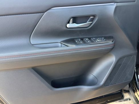 New 2026 Nissan Kicks SR w/ Cold Weather Package image 19