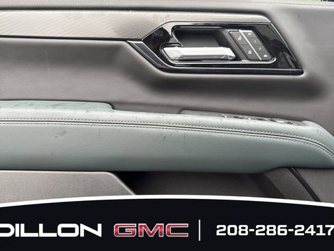 New 2026 GMC Yukon XL AT4 w/ AT4 Premium Plus Package AWD/4WD image 8