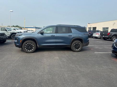 Used 2025 Chevrolet Traverse Z71 w/ Driver Confidence Package AWD/4WD image 3