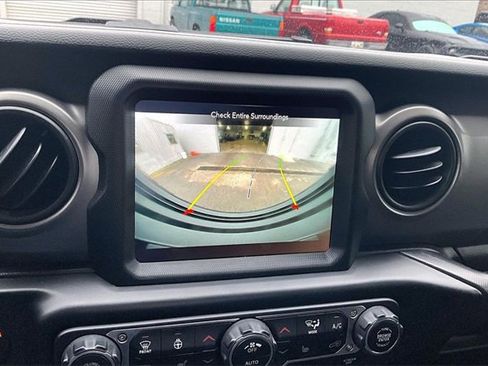 Used 2021 Jeep Wrangler Unlimited Willys image 23