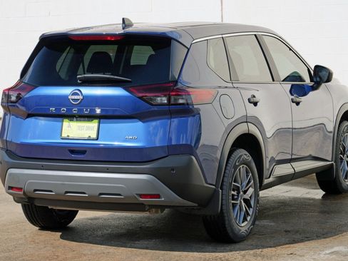 Used 2023 Nissan Rogue S AWD/4WD image 45