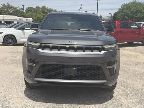 New 2026 Jeep Grand Wagoneer 2WD image 10