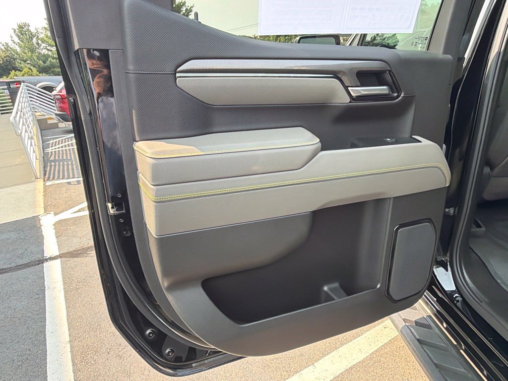 Used 2025 Chevrolet Silverado 1500 ZR2 w/ Technology Package AWD/4WD image 18