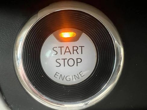 Used 2015 Nissan Murano SV image 32