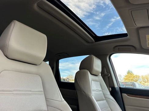 Used 2019 Honda CR-V Touring image 17