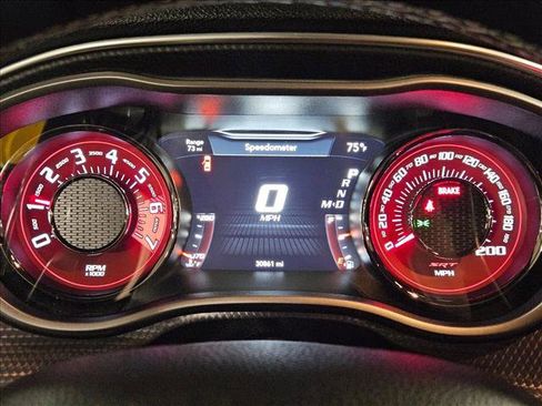 Used 2018 Dodge Challenger SRT Hellcat image 11