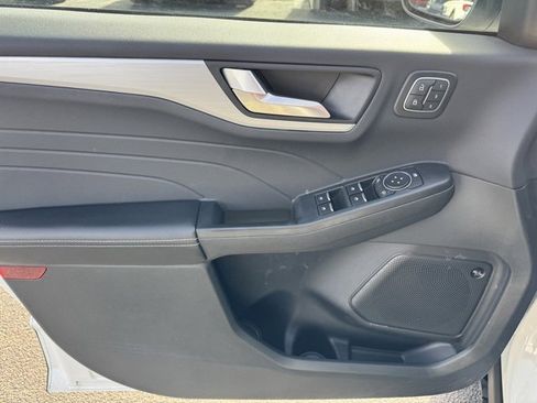 Used 2025 Ford Escape Platinum w/ Premium Technology Package image 15