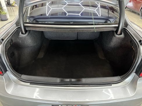 Used 2015 Dodge Charger SE RWD image 9