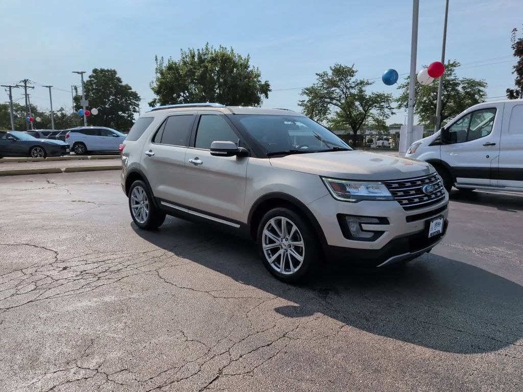 Used 2017 Ford Explorer Limited FWD image 2