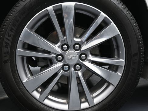 Used 2023 Cadillac XT6 Premium Luxury image 10