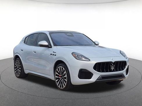 Used 2023 Maserati Grecale Modena AWD/4WD image 3