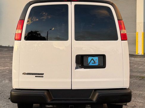Used 2013 Chevrolet Express 2500 RWD image 8