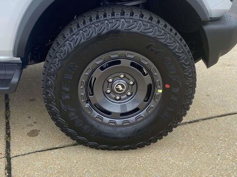 New 2025 Ford Bronco 4-Door w/ Sasquatch Package AWD/4WD image 8