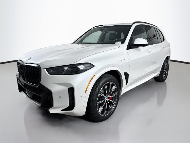 New 2026 BMW X5 xDrive50e w/ M Sport Package AWD/4WD image 3