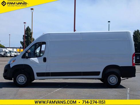 Used 2024 RAM ProMaster 2500 w/ Safety Group FWD image 4