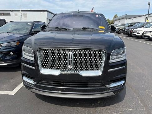 Used 2018 Lincoln Navigator Reserve w/ Technology Package AWD/4WD image 3