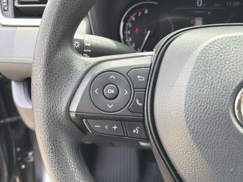 Used 2025 Toyota RAV4 XLE image 24