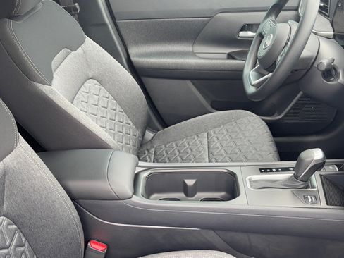 New 2026 Nissan Kicks SV image 12