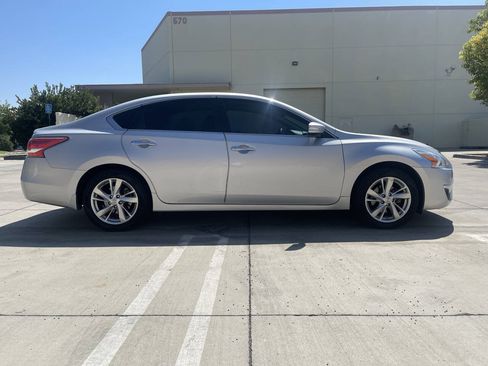 Used 2013 Nissan Altima 2.5 SL w/ Technology Pkg FWD image 7