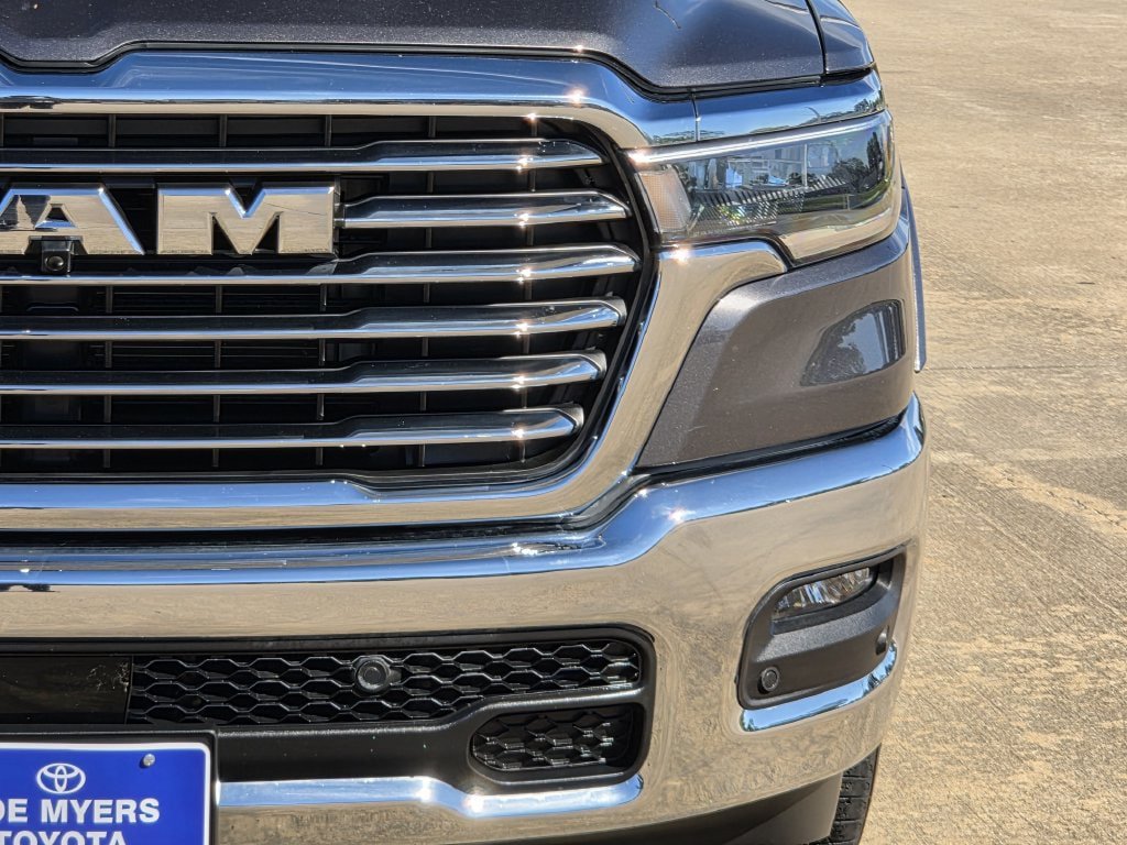 Used 2026 RAM 1500 Laramie AWD/4WD image 4