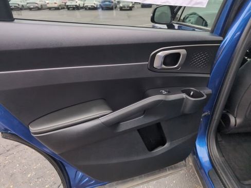 Used 2022 Kia Sorento S w/ Panoramic Sunroof Package image 10