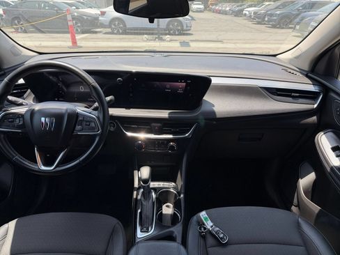 Used 2025 Buick Encore GX Preferred AWD/4WD image 31