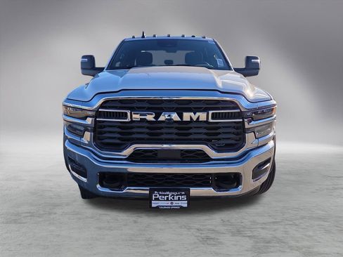 New 2026 RAM 5500 Tradesman w/ Chrome Appearance Group image 2