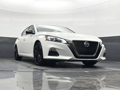 Used 2022 Nissan Altima 2.5 SR FWD image 41