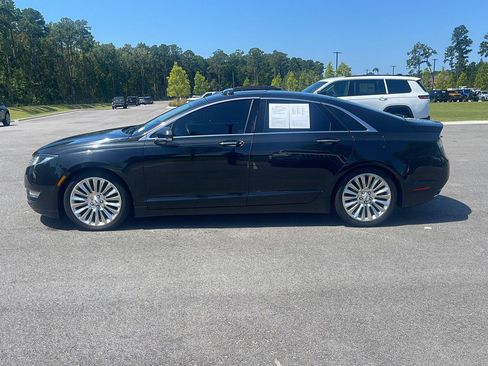 Used 2013 Lincoln MKZ FWD image 4