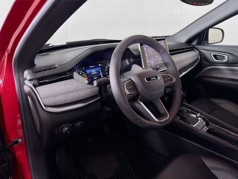 Used 2024 Jeep Compass Latitude w/ Convenience Group image 9