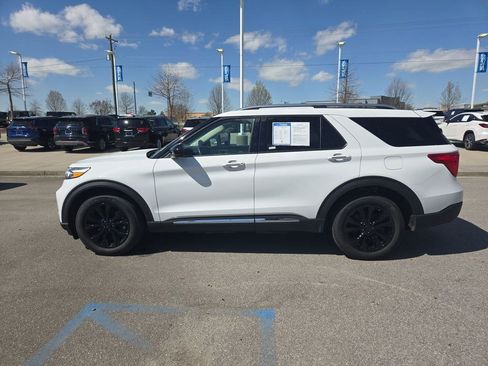 Used 2023 Ford Explorer Limited image 8